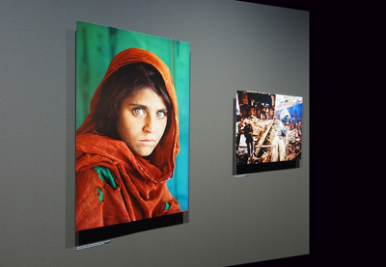 steve-mccurry-palazzo-daccursio-mostra-guida-di-bologna